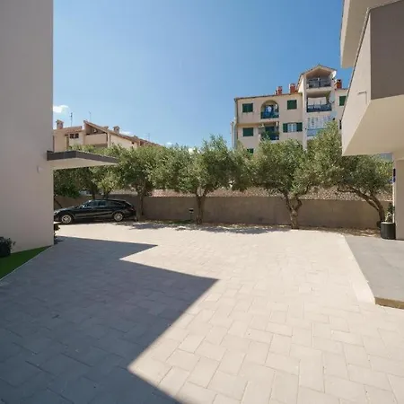 Apartments Dobrenic Vodice Exterior photo