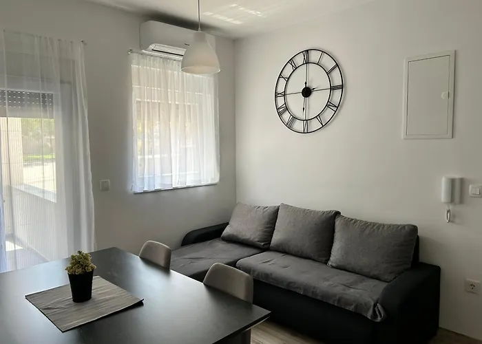 Apartments Dobrenic