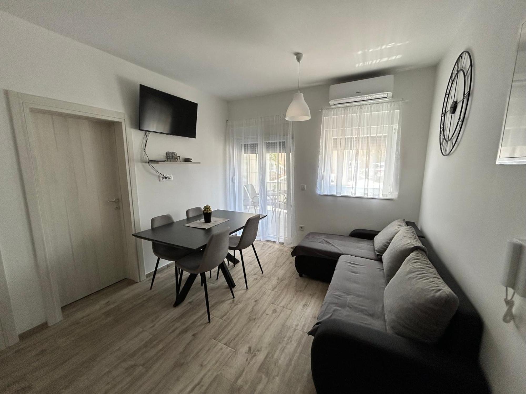 Apartment Dobrenic *